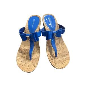 Women’s BCBG Wedge Thong Sandals. Size 8